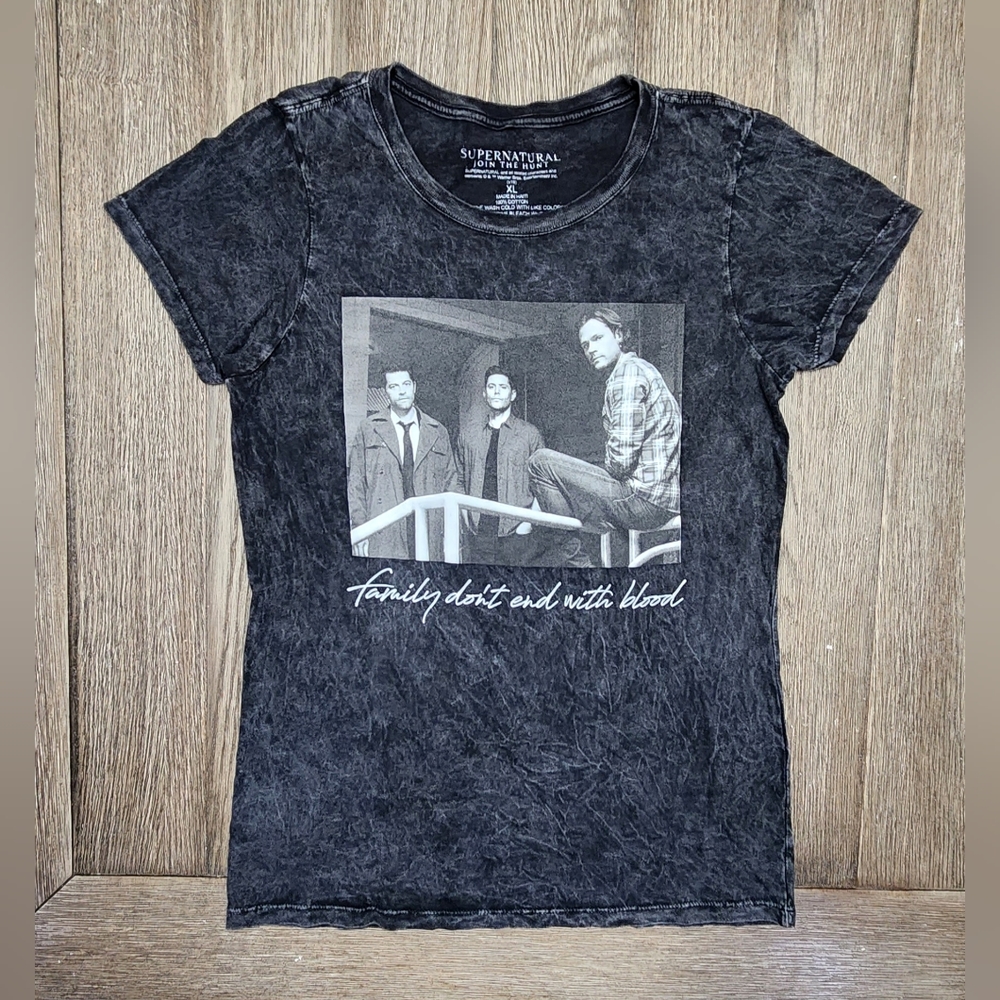 Supernatural Family Blood Gray Pearl Women's T-Shirt Size XL ♥️ NWT